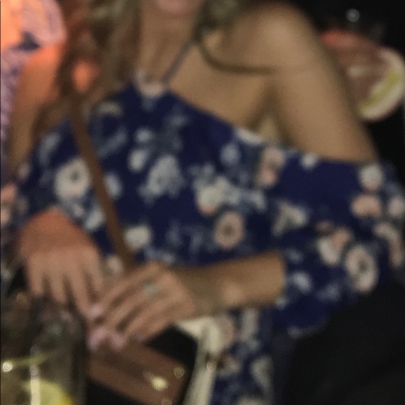 Floral romper size Medium - Picture 2 of 2